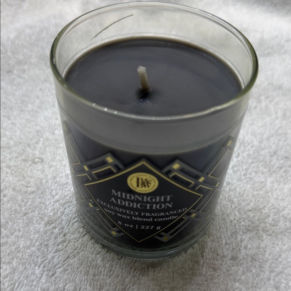 Bath & Body Works Midnight Addiction Candle - Black and Gold - Picture 2 of 4